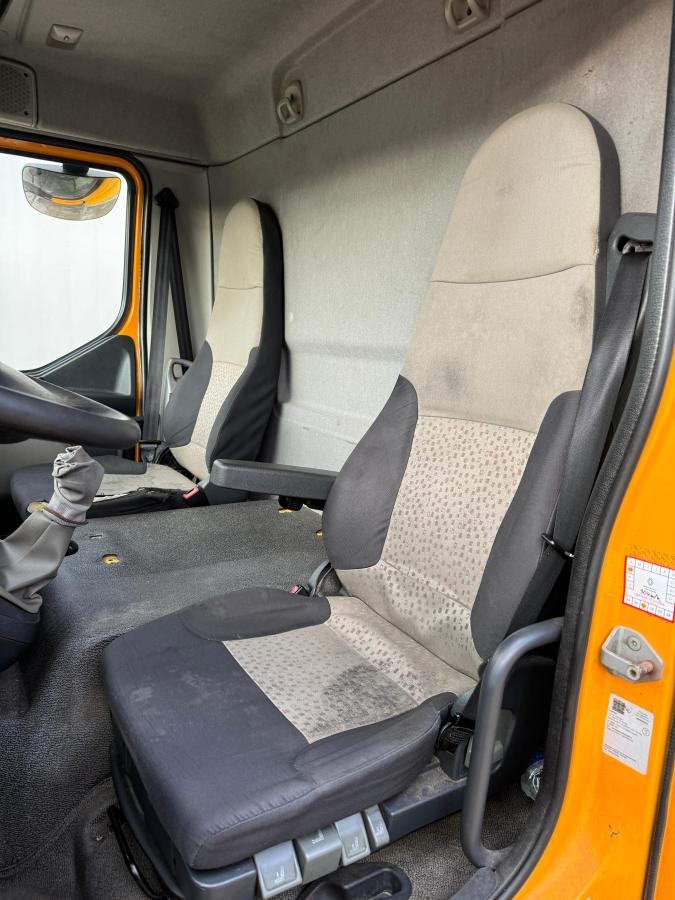 Renault Midlum 220 - משאית תיבה: תמונה 4 Renault Midlum 220 - משאית תיבה: תמונה 4