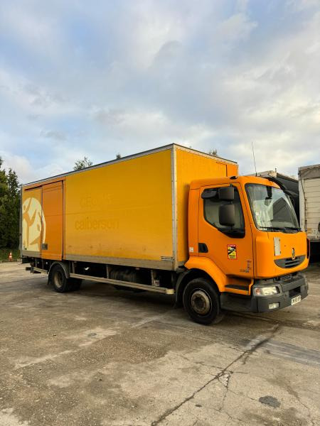 Renault Midlum 220 - משאית תיבה: תמונה 1 Renault Midlum 220 - משאית תיבה: תמונה 1