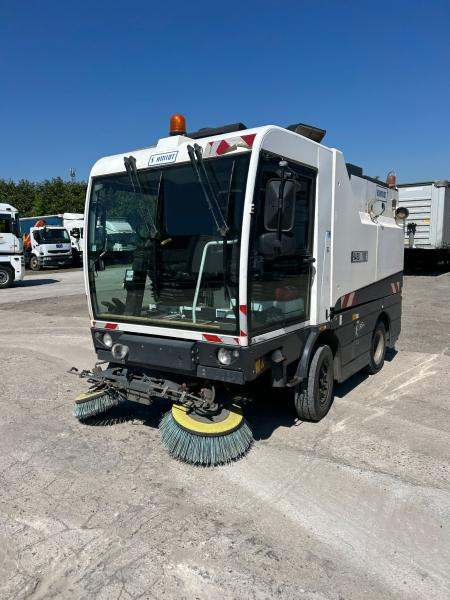 Schmidt Clingo 500 Compact 400 - מטאטא כבישים: תמונה 1 Schmidt Clingo 500 Compact 400 - מטאטא כבישים: תמונה 1