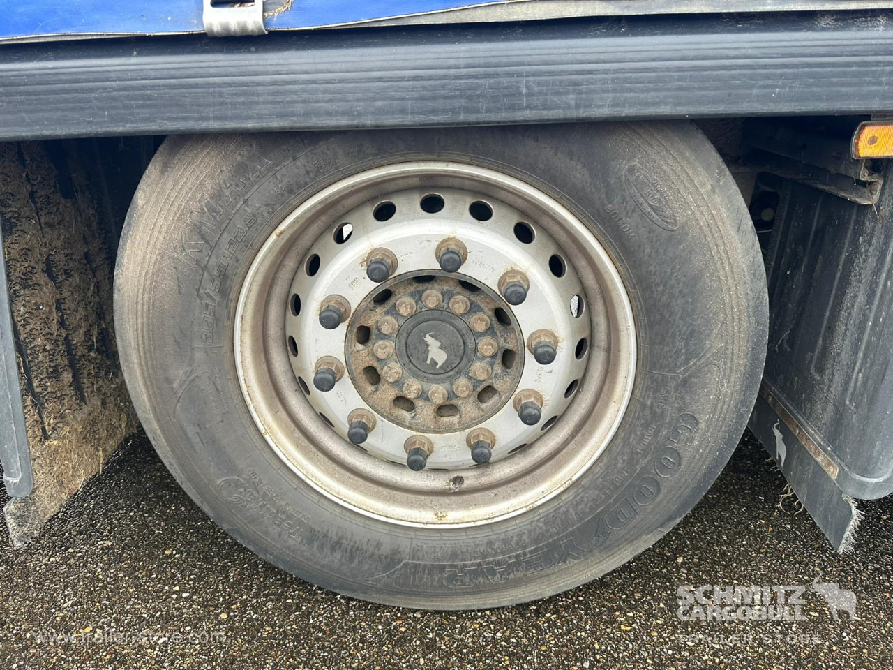 SCHMITZ Curtainsider Mega - סמיטריילר עם וילונות צד: תמונה 3 SCHMITZ Curtainsider Mega - סמיטריילר עם וילונות צד: תמונה 3
