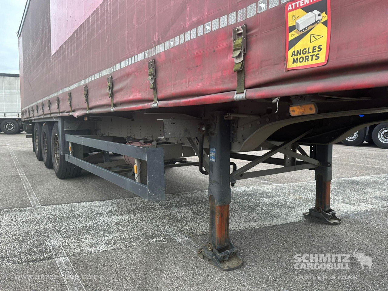 SCHMITZ Curtainsider Standard - סמיטריילר עם וילונות צד: תמונה 3 SCHMITZ Curtainsider Standard - סמיטריילר עם וילונות צד: תמונה 3