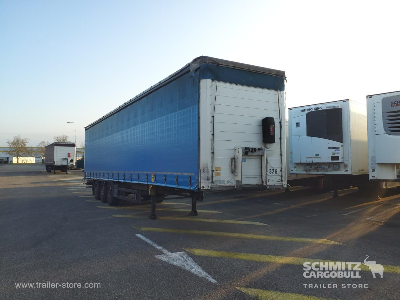 SCHMITZ Curtainsider Standard - סמיטריילר עם וילונות צד: תמונה 1 SCHMITZ Curtainsider Standard - סמיטריילר עם וילונות צד: תמונה 1