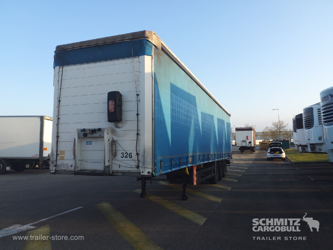SCHMITZ Curtainsider Standard - סמיטריילר עם וילונות צד: תמונה 4 SCHMITZ Curtainsider Standard - סמיטריילר עם וילונות צד: תמונה 4
