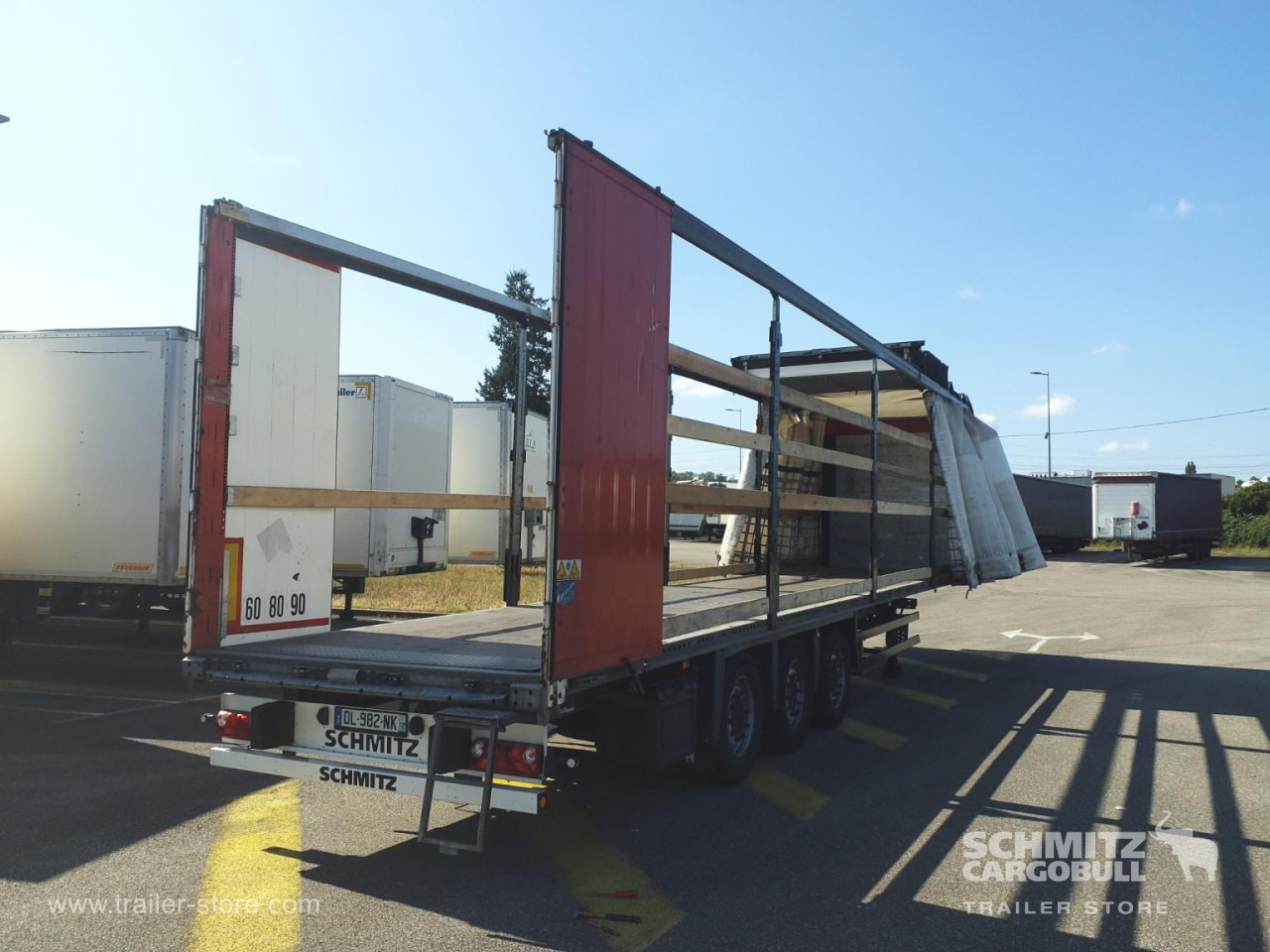 SCHMITZ Curtainsider Standard - סמיטריילר עם וילונות צד: תמונה 4 SCHMITZ Curtainsider Standard - סמיטריילר עם וילונות צד: תמונה 4