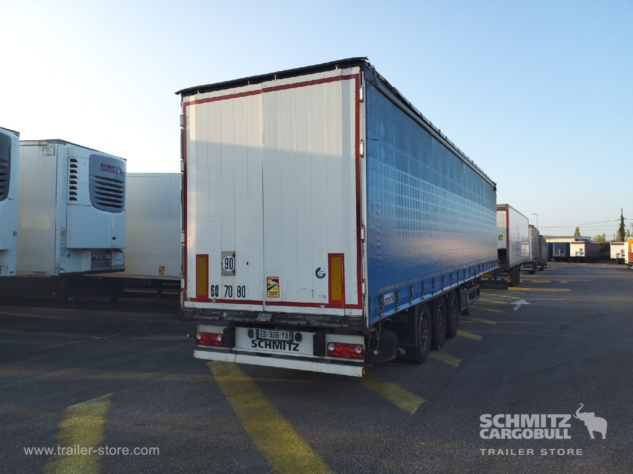 SCHMITZ Curtainsider Standard - סמיטריילר עם וילונות צד: תמונה 5 SCHMITZ Curtainsider Standard - סמיטריילר עם וילונות צד: תמונה 5