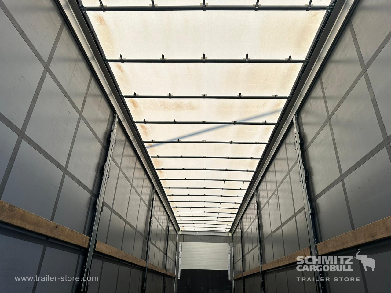 SCHMITZ Curtainsider Standard - סמיטריילר עם וילונות צד: תמונה 5 SCHMITZ Curtainsider Standard - סמיטריילר עם וילונות צד: תמונה 5