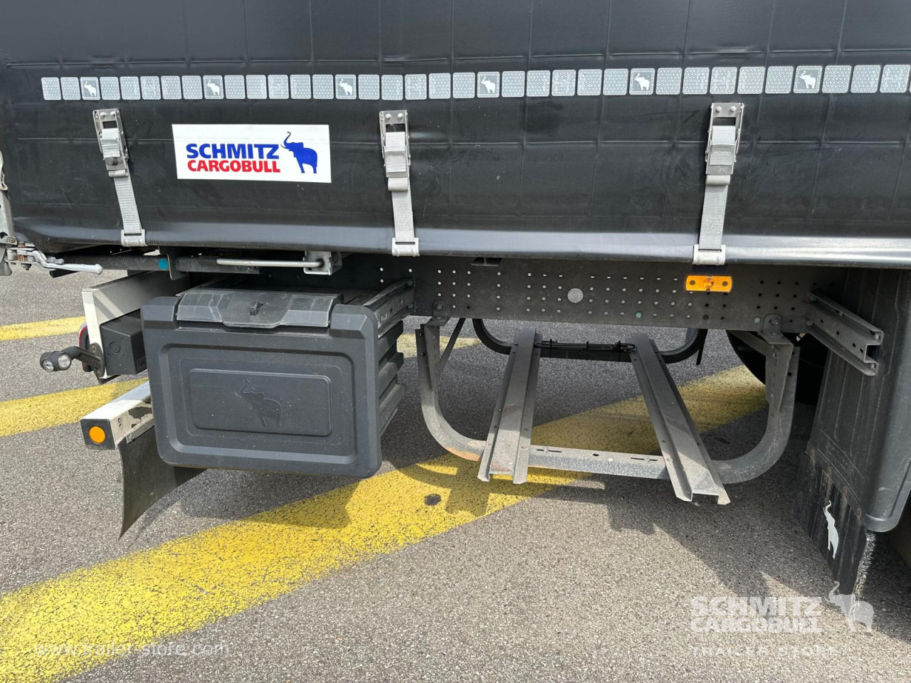 SCHMITZ Curtainsider Standard - סמיטריילר עם וילונות צד: תמונה 3 SCHMITZ Curtainsider Standard - סמיטריילר עם וילונות צד: תמונה 3