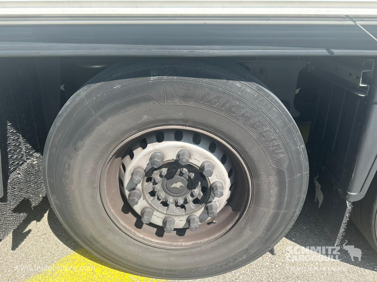 SCHMITZ Reefer Standard Taillift - סמיטריילר איזותרמי: תמונה 3 SCHMITZ Reefer Standard Taillift - סמיטריילר איזותרמי: תמונה 3