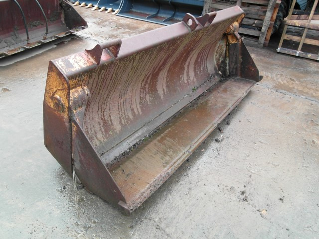 Case 580 - דלי מעמיס: תמונה 2 Case 580 - דלי מעמיס: תמונה 2