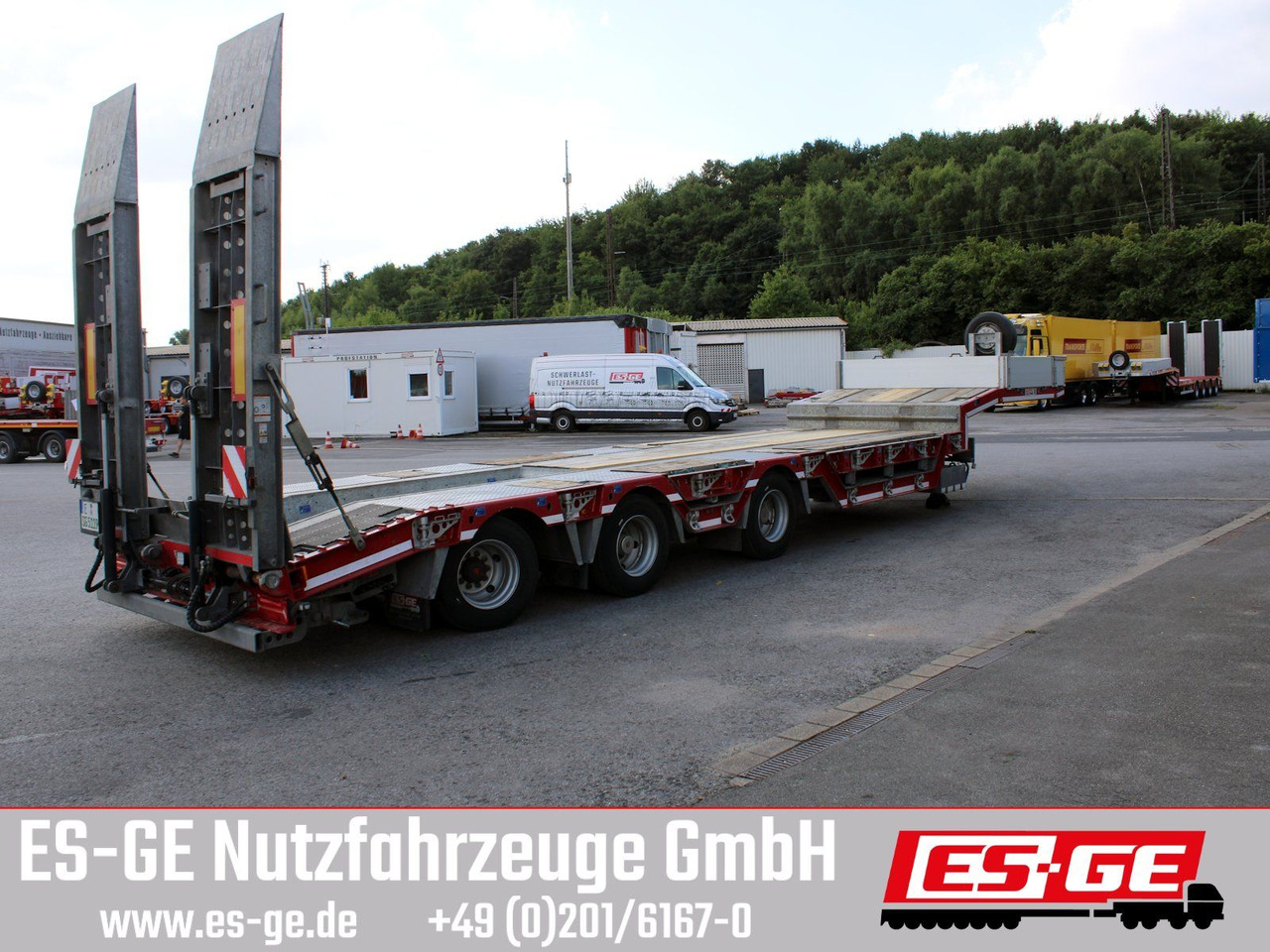 ES-GE 3-Achs-Satteltieflader, Radmulden - סמיטריילר עם מטען נמוך: תמונה 3 ES-GE 3-Achs-Satteltieflader, Radmulden - סמיטריילר עם מטען נמוך: תמונה 3