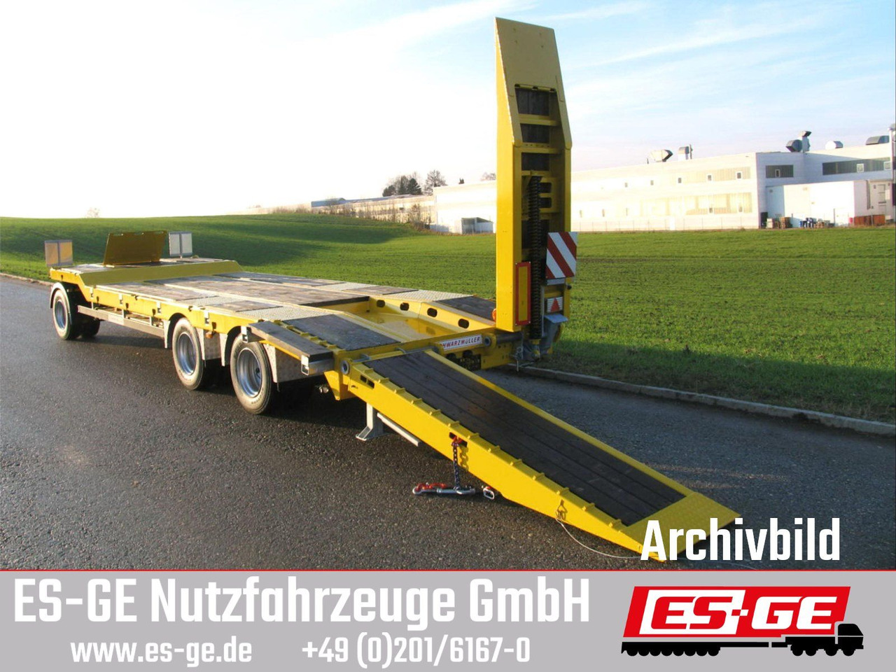 Schwarzmüller Tieflader mit gekröpftem Plateau - קרון נגרר עם מטען נמוך: תמונה 2 Schwarzmüller Tieflader mit gekröpftem Plateau - קרון נגרר עם מטען נמוך: תמונה 2