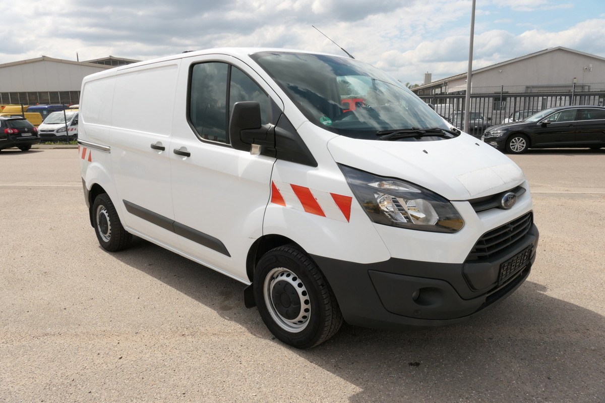FORD Transit Custom 290 2.0 TDCi - כלי רכב מסחרי קטן: תמונה 3 FORD Transit Custom 290 2.0 TDCi - כלי רכב מסחרי קטן: תמונה 3