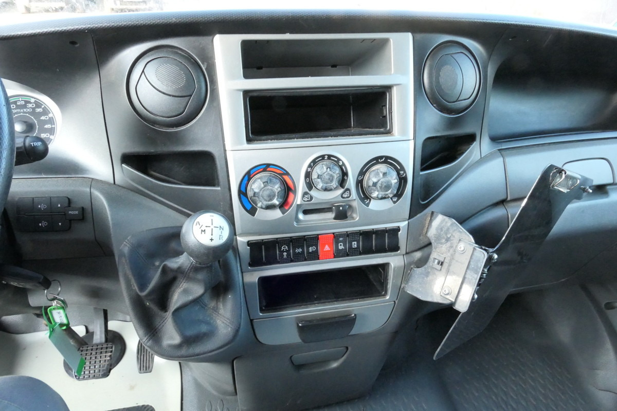 כלי רכב מסחרי עם תיבה IVECO Daily 35 S11 C30C AUTOMATIK KAMERA MAXI Regale D: תמונה 10