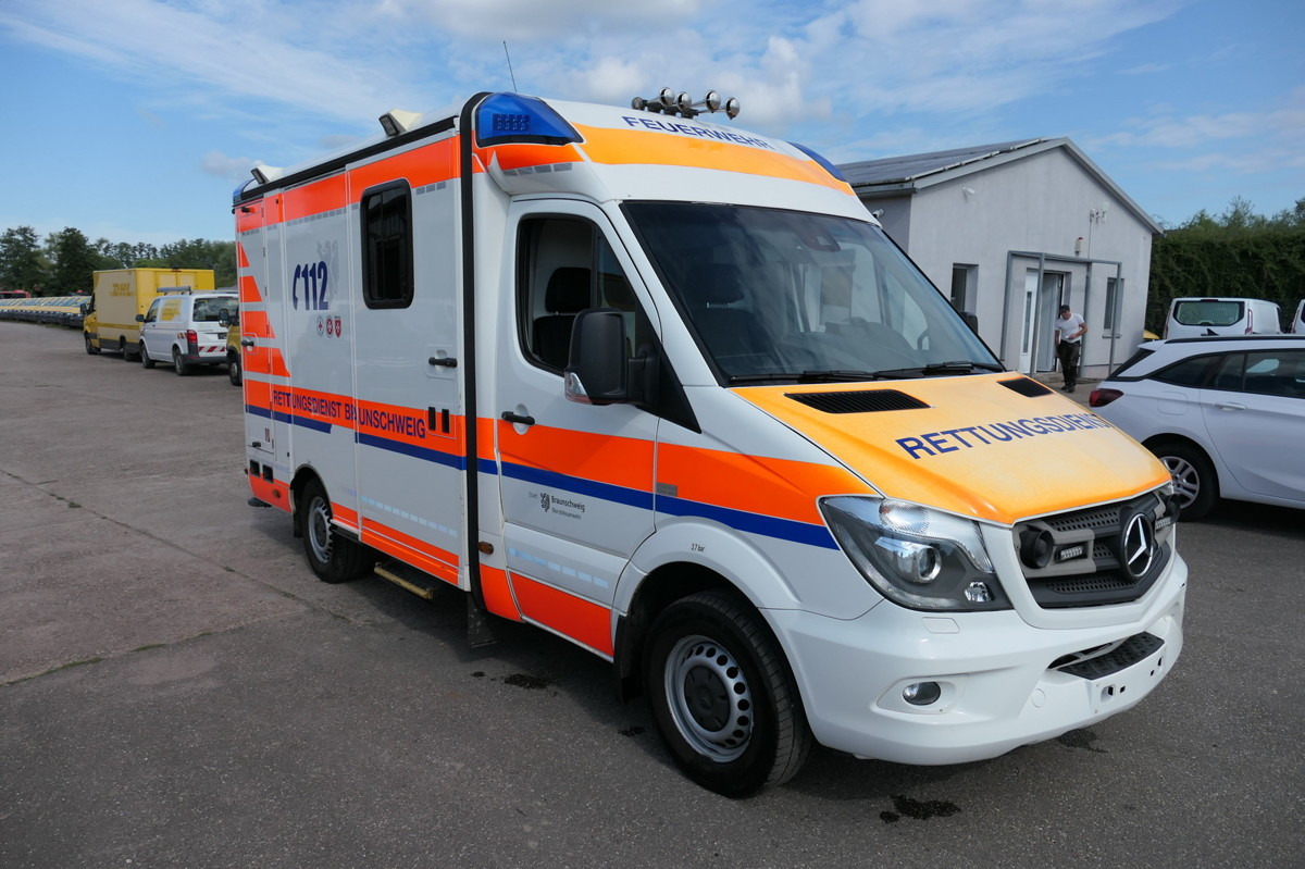 MERCEDES-BENZ 319 Sprinter 6-Zylinder Rettungswagen Strobel - אמבולנס: תמונה 2 MERCEDES-BENZ 319 Sprinter 6-Zylinder Rettungswagen Strobel - אמבולנס: תמונה 2