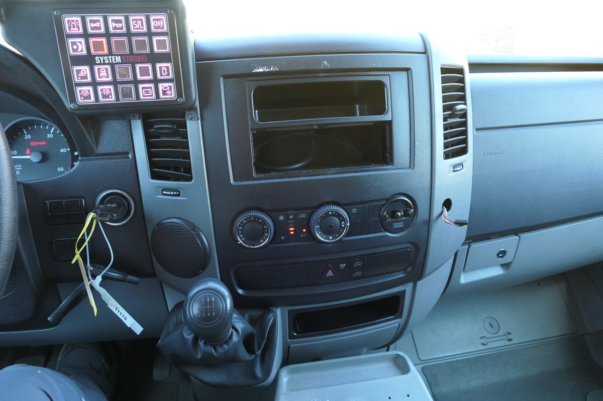 אמבולנס MERCEDES-BENZ Sprinter 316 CDI Klima Rettungswagen: תמונה 16