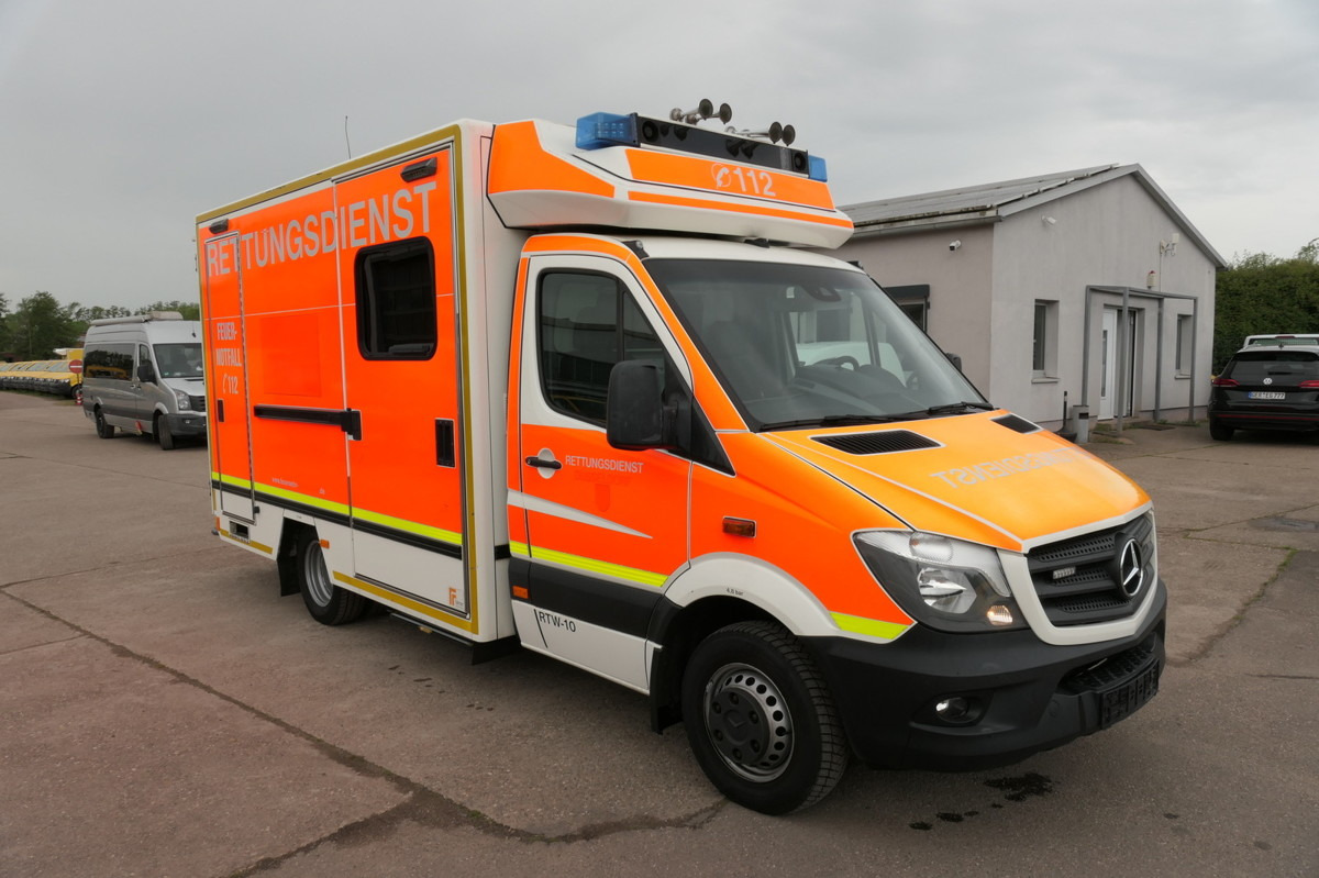 MERCEDES-BENZ Sprinter 519 CDI Klima Krankenwagen - אמבולנס: תמונה 1 MERCEDES-BENZ Sprinter 519 CDI Klima Krankenwagen - אמבולנס: תמונה 1