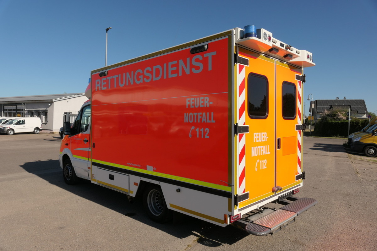 MERCEDES-BENZ Sprinter 519 CDI Klima Krankenwagen - אמבולנס: תמונה 4 MERCEDES-BENZ Sprinter 519 CDI Klima Krankenwagen - אמבולנס: תמונה 4