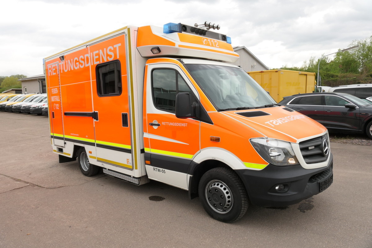 MERCEDES-BENZ Sprinter 519 CDI Klima Krankenwagen - אמבולנס: תמונה 1 MERCEDES-BENZ Sprinter 519 CDI Klima Krankenwagen - אמבולנס: תמונה 1