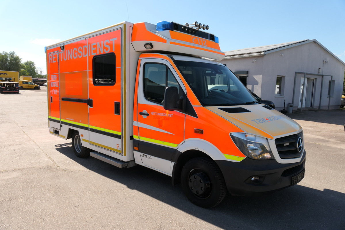 MERCEDES-BENZ Sprinter 519 CDI Klima Krankenwagen - אמבולנס: תמונה 2 MERCEDES-BENZ Sprinter 519 CDI Klima Krankenwagen - אמבולנס: תמונה 2