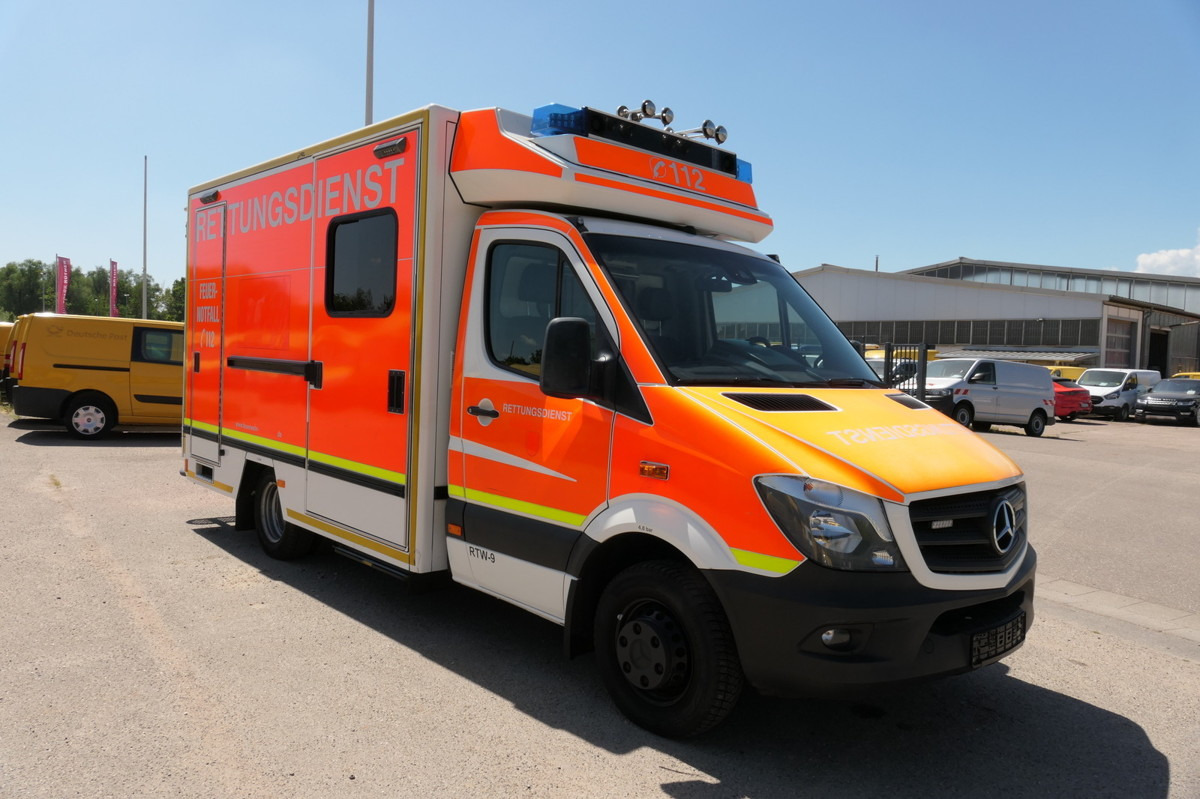 MERCEDES-BENZ Sprinter 519 CDI Klima Krankenwagen - אמבולנס: תמונה 1 MERCEDES-BENZ Sprinter 519 CDI Klima Krankenwagen - אמבולנס: תמונה 1