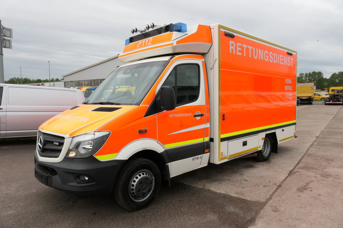MERCEDES-BENZ Sprinter 519 CDI Klima Krankenwagen - אמבולנס: תמונה 1 MERCEDES-BENZ Sprinter 519 CDI Klima Krankenwagen - אמבולנס: תמונה 1