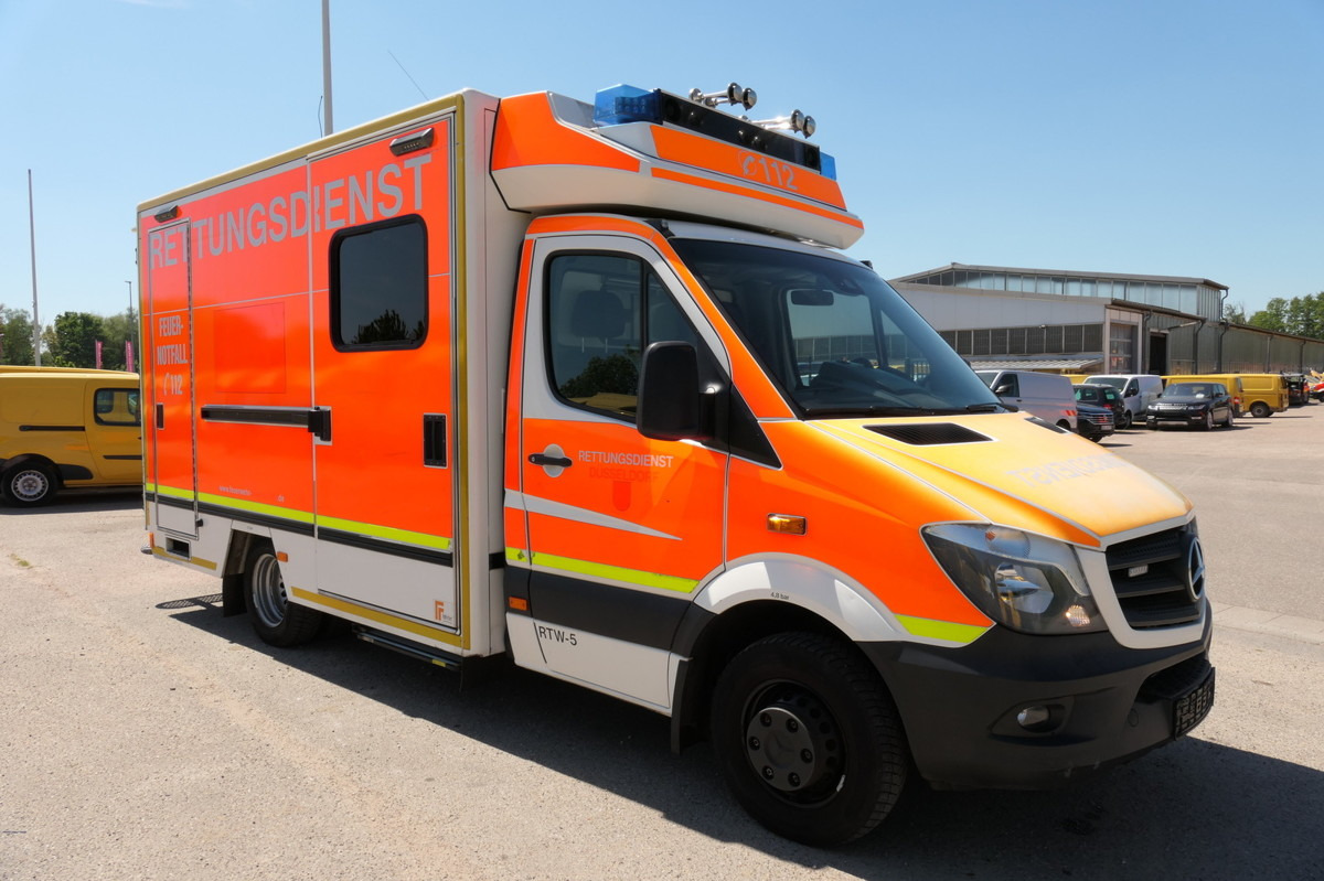 MERCEDES-BENZ Sprinter 519 CDI Klima Krankenwagen - אמבולנס: תמונה 2 MERCEDES-BENZ Sprinter 519 CDI Klima Krankenwagen - אמבולנס: תמונה 2