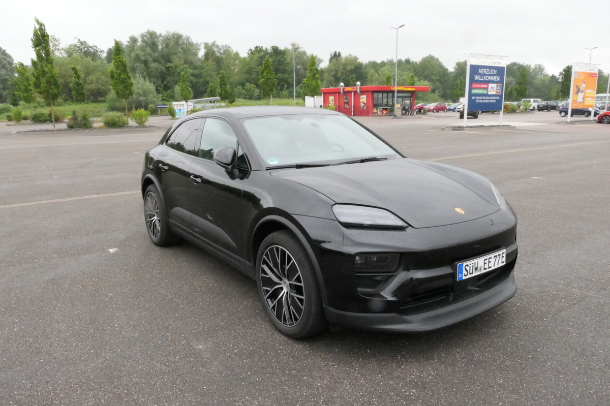 PORSCHE Macan 4 Electric - Bose Soundsystem Kombilimousi - SUV: תמונה 2 PORSCHE Macan 4 Electric - Bose Soundsystem Kombilimousi - SUV: תמונה 2