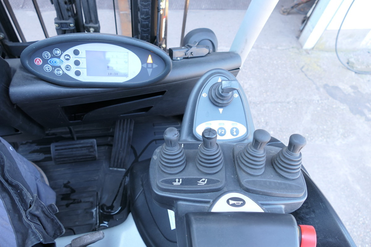 STILL RX 20-18P/H 4-RAD - מלגזה מותקנת על משאית: תמונה 5 STILL RX 20-18P/H 4-RAD - מלגזה מותקנת על משאית: תמונה 5