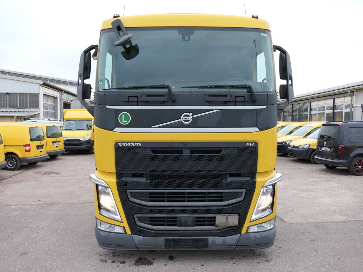 VOLVO FH 26.420 6x2 BDF - משאית תיבה: תמונה 2 VOLVO FH 26.420 6x2 BDF - משאית תיבה: תמונה 2