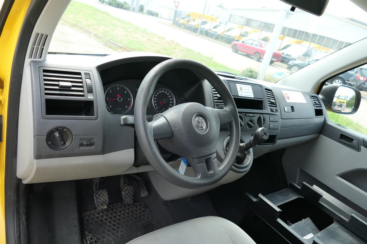 Interior photo 1: כלי רכב מסחרי קטן VW T5 Transporter 2.0 TDI 2xSCHIEBETÜR PARKTRONIK E