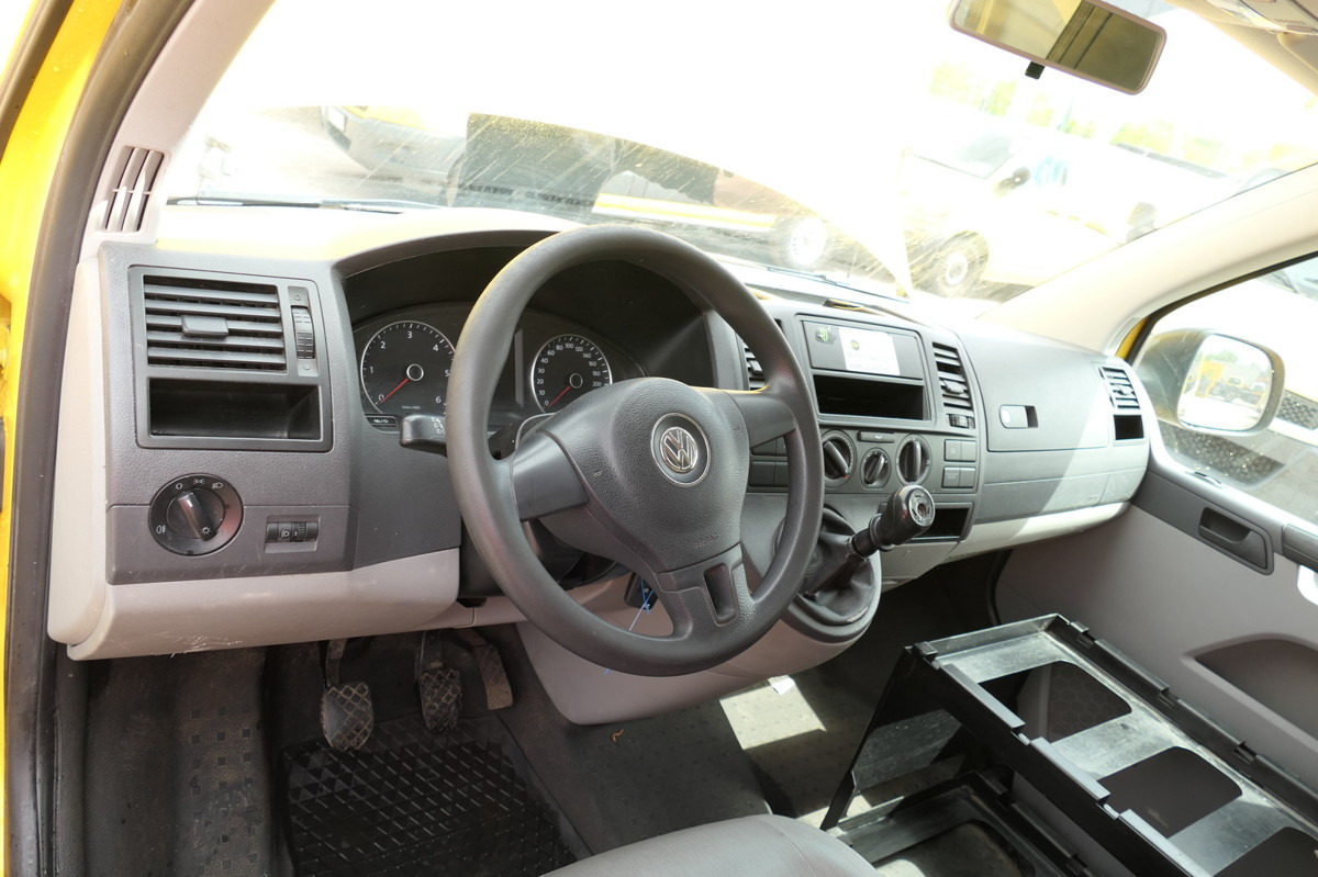 Interior photo 1: כלי רכב מסחרי קטן VW T5 Transporter 2.0 TDI EURO-5 CoC PARKTRONIK