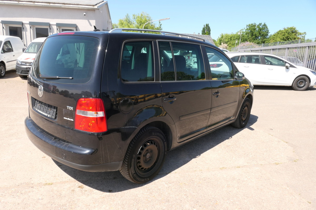 VW Touran Trendline - מכונית: תמונה 3 VW Touran Trendline - מכונית: תמונה 3
