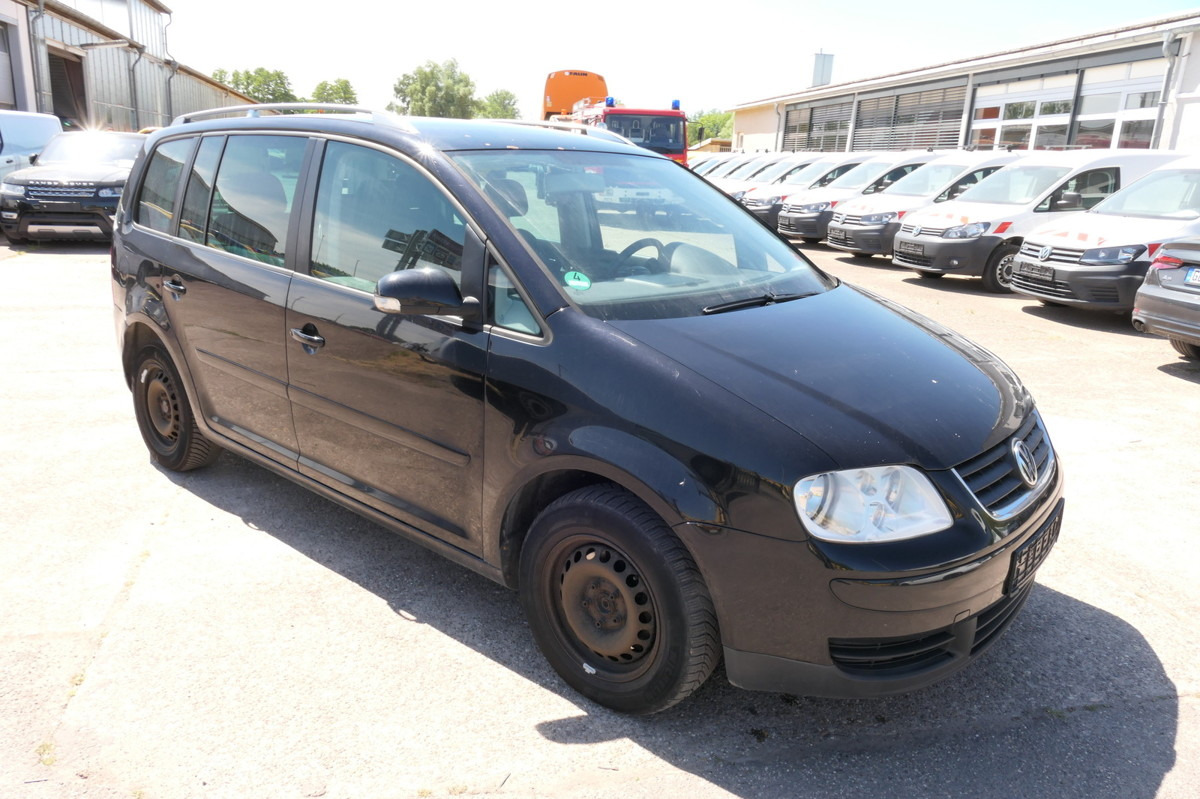 VW Touran Trendline - מכונית: תמונה 2 VW Touran Trendline - מכונית: תמונה 2