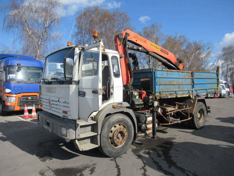 Renault G300 - משאית צד נופל/ שטוחה, משאית מנוף: תמונה 4 Renault G300 - משאית צד נופל/ שטוחה, משאית מנוף: תמונה 4