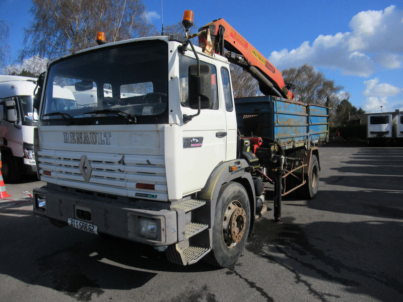 Renault G300 - משאית צד נופל/ שטוחה, משאית מנוף: תמונה 3 Renault G300 - משאית צד נופל/ שטוחה, משאית מנוף: תמונה 3