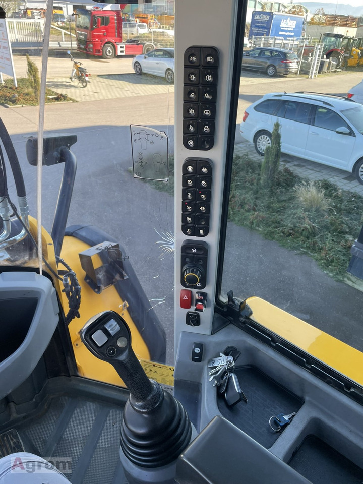 מעמיס גלגלים JCB 427 HT Agri: תמונה 12