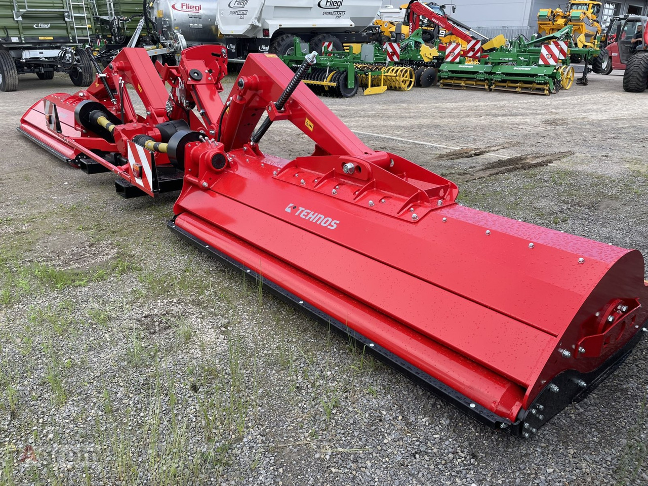 Tehnos MU2Z 840R - מכסחת תבואה/ עשבים: תמונה 1 Tehnos MU2Z 840R - מכסחת תבואה/ עשבים: תמונה 1
