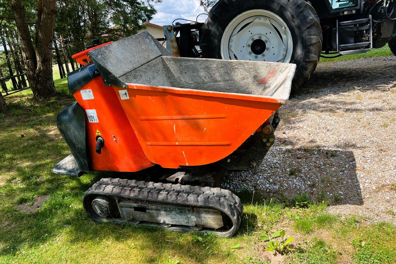 Kubota KC70 - מיני מסיר פסולת: תמונה 1 Kubota KC70 - מיני מסיר פסולת: תמונה 1