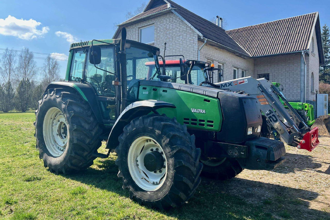 Valtra 8450 Mega - טרקטור חקלאי: תמונה 1 Valtra 8450 Mega - טרקטור חקלאי: תמונה 1