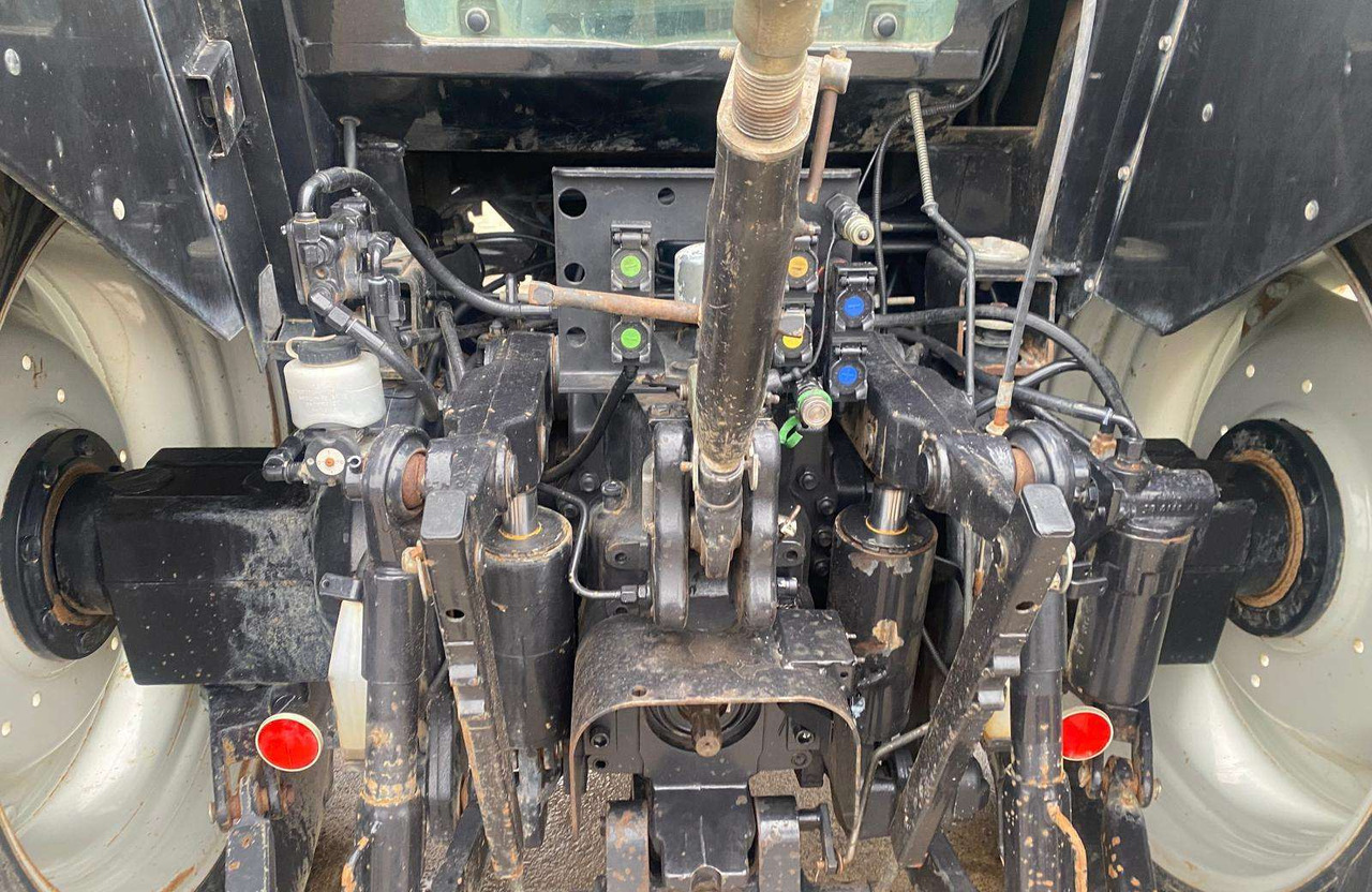 טרקטור חקלאי Valtra T160: תמונה 12