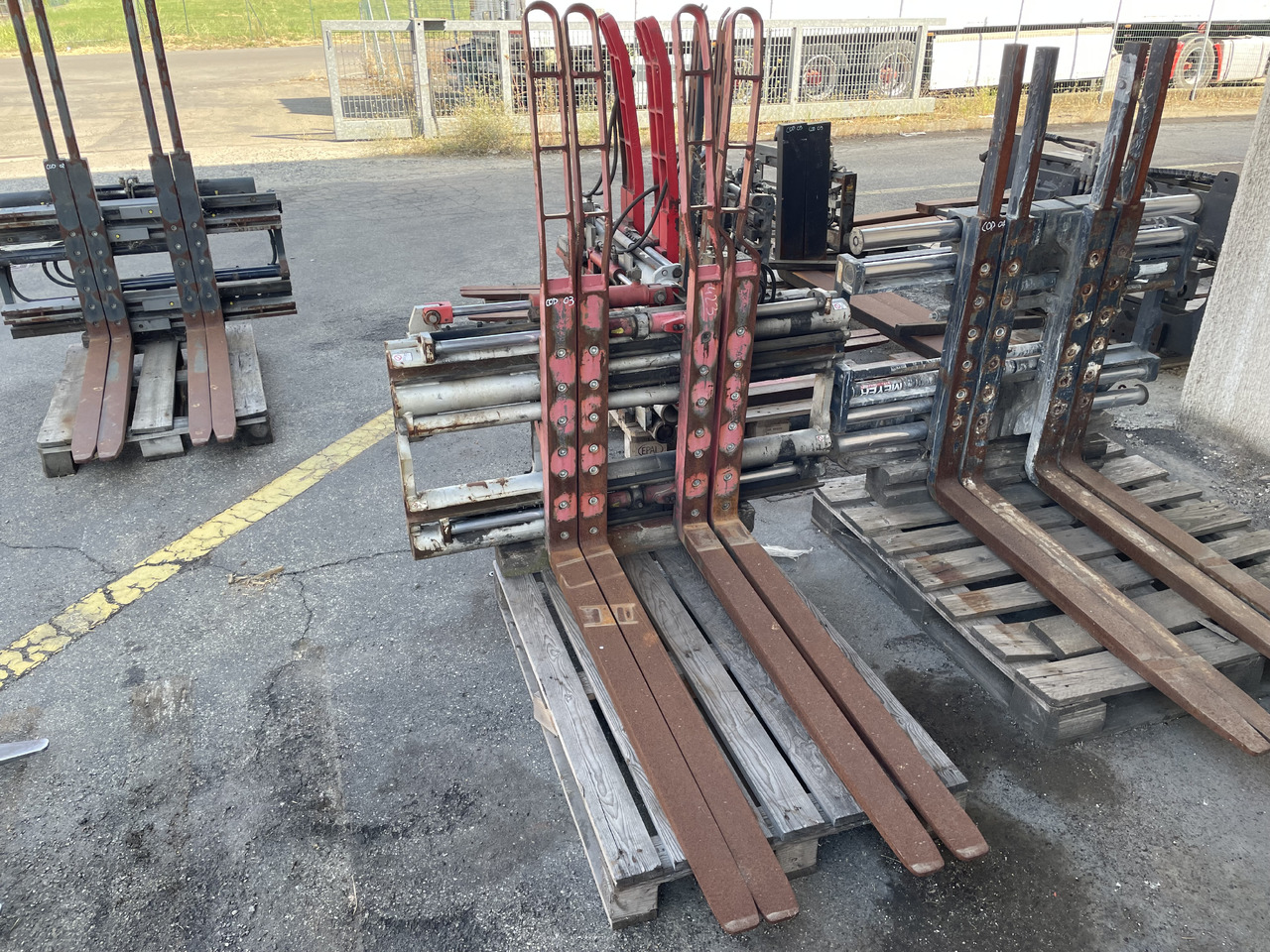 DURWEN DPK30 CS - מזלגות עבור מלגזה: תמונה 1 DURWEN DPK30 CS - מזלגות עבור מלגזה: תמונה 1