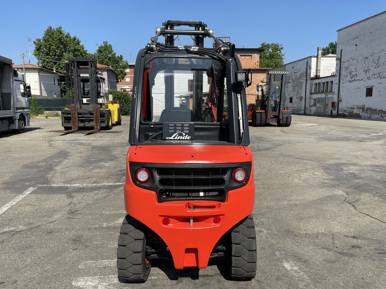 LINDE H 25 D - מלגזת סולר: תמונה 3 LINDE H 25 D - מלגזת סולר: תמונה 3