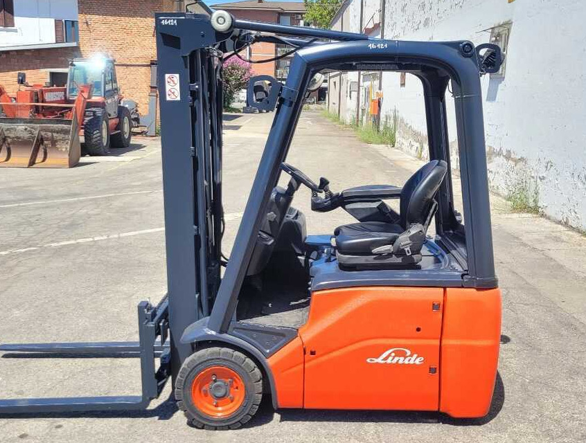Linde E 16 C-01/386 (batt. 2016) - מלגזה חשמלית: תמונה 3 Linde E 16 C-01/386 (batt. 2016) - מלגזה חשמלית: תמונה 3