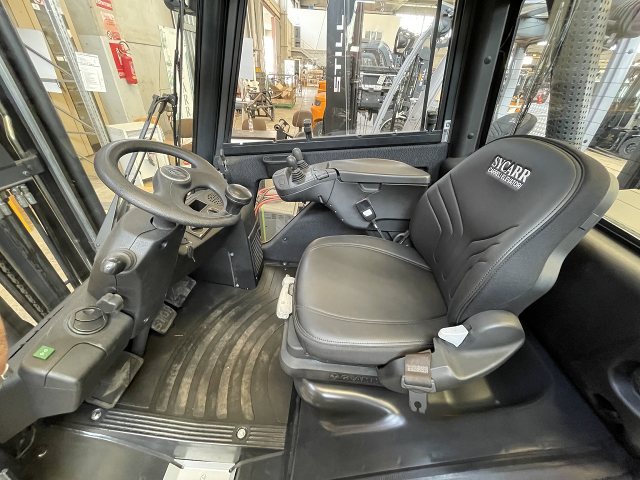 Linde H 25 D - מלגזת סולר: תמונה 4 Linde H 25 D - מלגזת סולר: תמונה 4