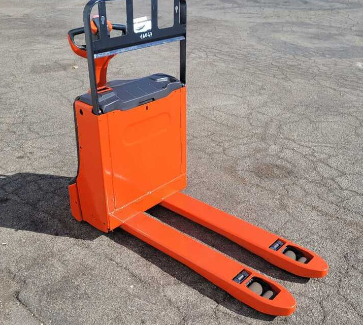 Linde T 16/1152 - משאית משטחים: תמונה 3 Linde T 16/1152 - משאית משטחים: תמונה 3