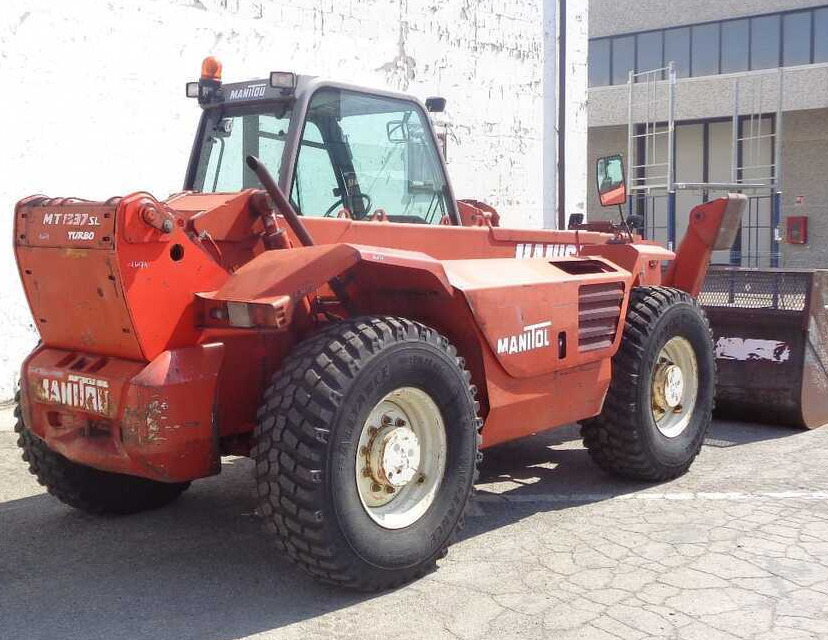 Manitou MT 1337 SLT - מפעיל טלסקופי: תמונה 2 Manitou MT 1337 SLT - מפעיל טלסקופי: תמונה 2