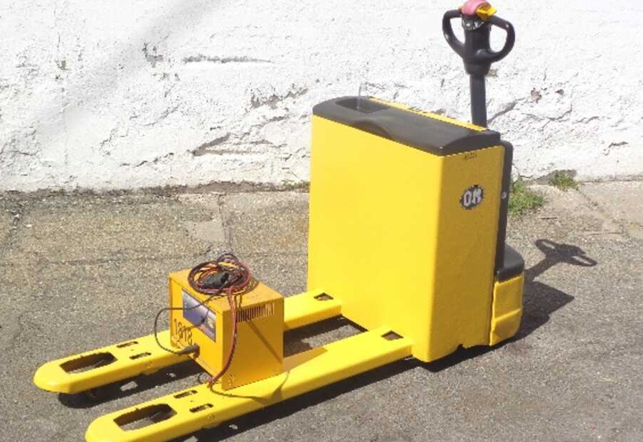 OM TL 18 AC (BATTERIA 2019) - משאית משטחים: תמונה 1 OM TL 18 AC (BATTERIA 2019) - משאית משטחים: תמונה 1