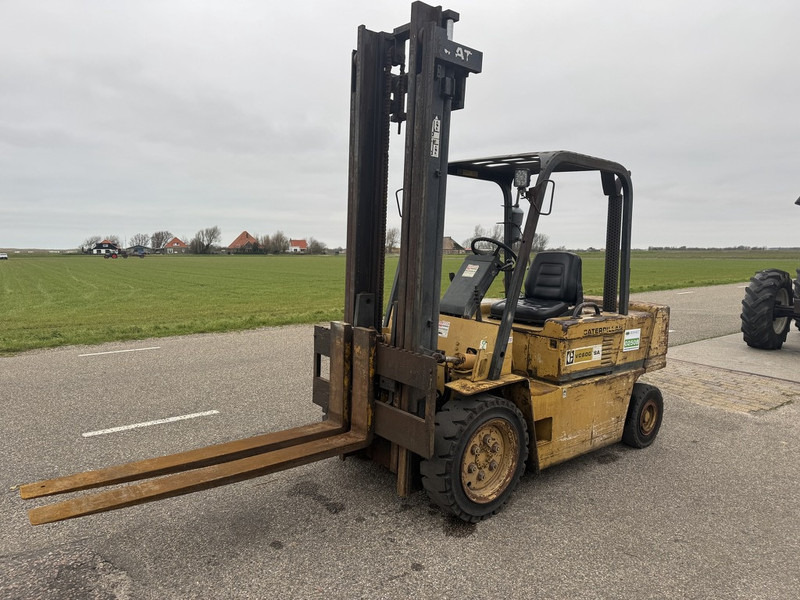 Caterpillar VC60D - מלגזת סולר: תמונה 1 Caterpillar VC60D - מלגזת סולר: תמונה 1