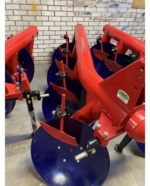 Disc Plough 4 Disc - מחרשה: תמונה 1 Disc Plough 4 Disc - מחרשה: תמונה 1