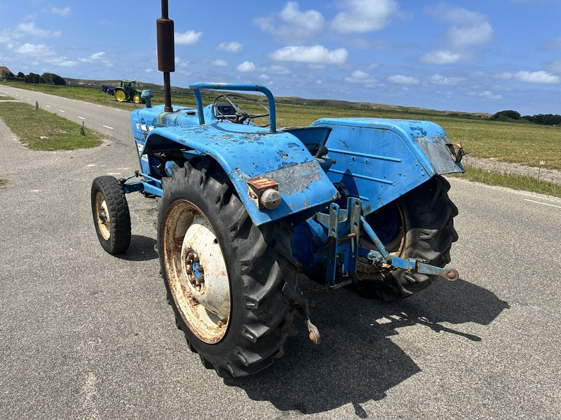 Ford 2000 - טרקטור חקלאי: תמונה 5 Ford 2000 - טרקטור חקלאי: תמונה 5